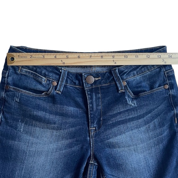 Max Jeans Size 4 Straight Crop Floral Embroidery Raw Hem Distressed Denim Jeans - Picture 3 of 11